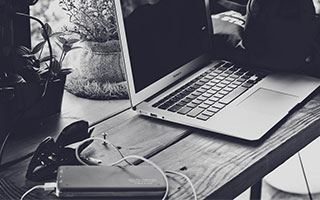 【速递】C罗被换下后没回替补席，是不是太巧了？细节比比分更刺眼